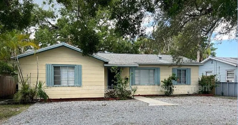 4 bed, 2.0 bath, $2,295 — Photo 1