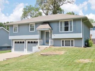 223 Debra St, Lansing, KS 66043