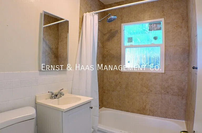 8275 California St — Photo 15