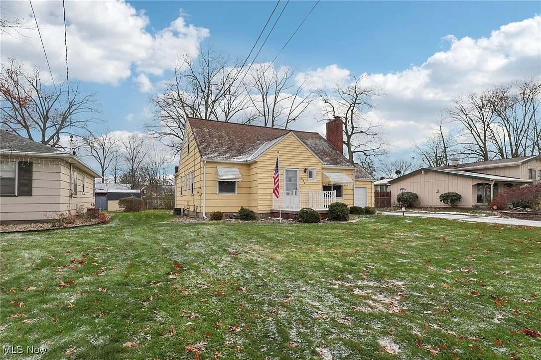630 Adelaide Ave NE photo 1