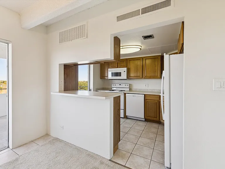 Korsakov / Da Vinci Apartments — Photo 33
