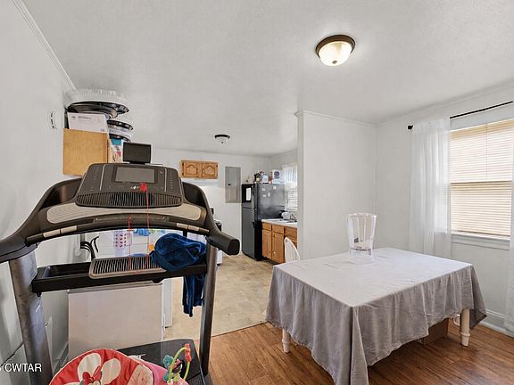 4th image of 414 Bates St