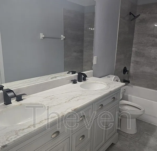 805 E 13th St — Photo 9