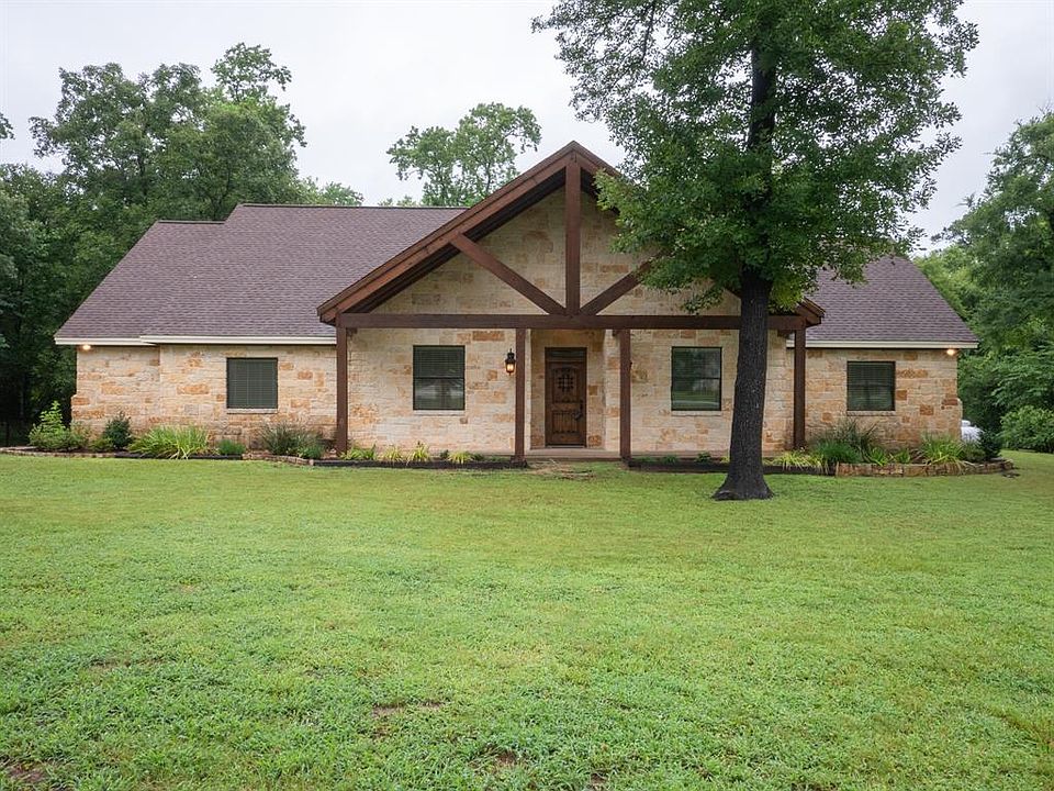 1st image of 111 Heritage Oak Dr