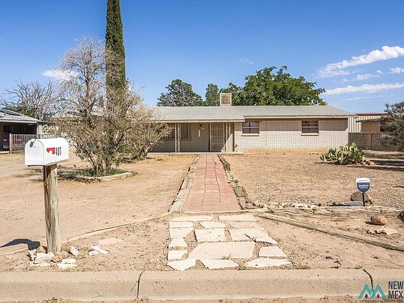 3rd image of 407 S Yucca Dr