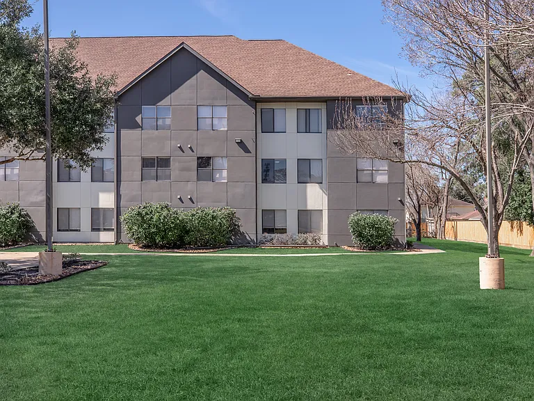 Perla 249 Apartments — Photo 16