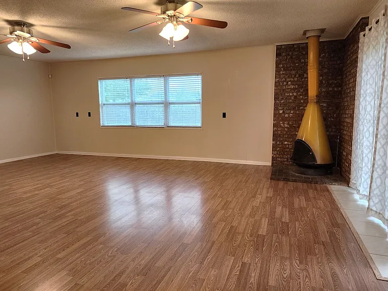 3453 NW 1st Ct — Photo 11