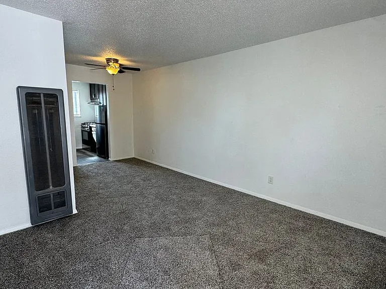 212 D Street — Photo 3