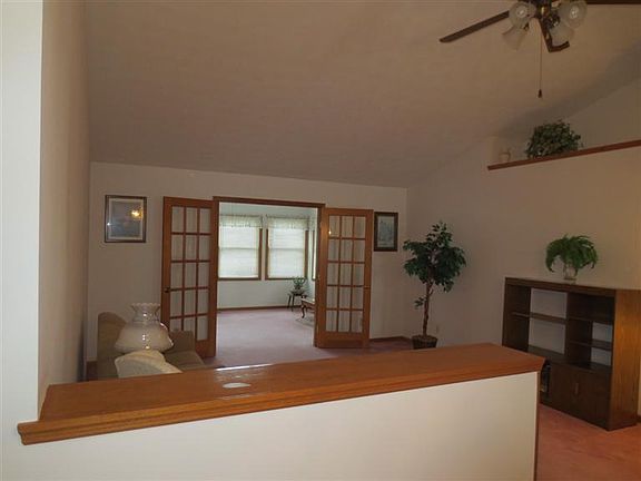 4th image of 4433 Woodbank Dr