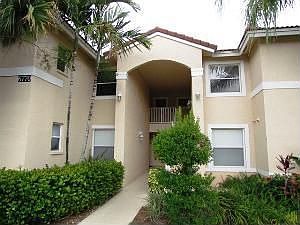 3rd image of 6770 Huntington Lakes Cir