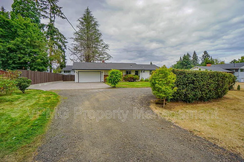 4 bed, 3.0 bath, 2808 sqft, $3,795 — Photo 1