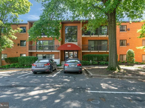 3240 S 28th St APT 301, Alexandria, VA 22302