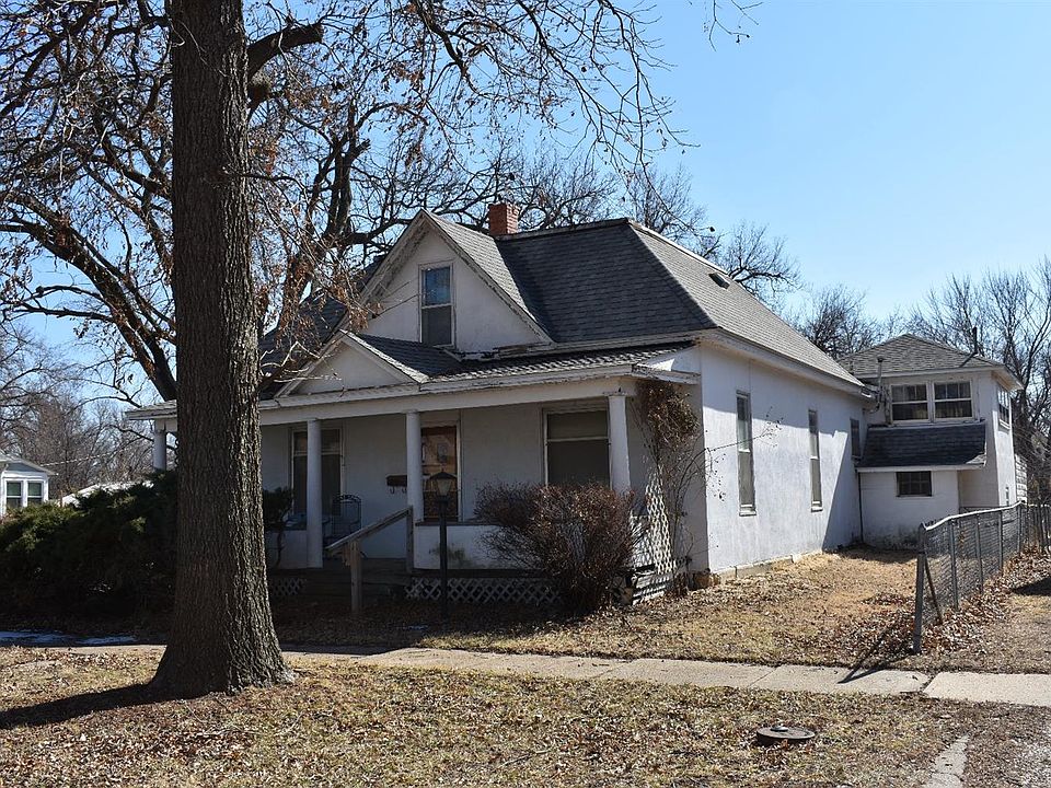 1st image of 326 NE 6th St