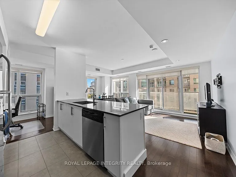 242 Rideau St #909 — Photo 12