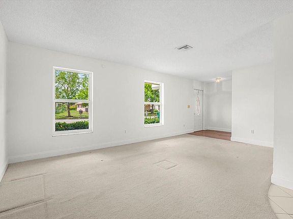5th image of 8802 NW 20th Manor