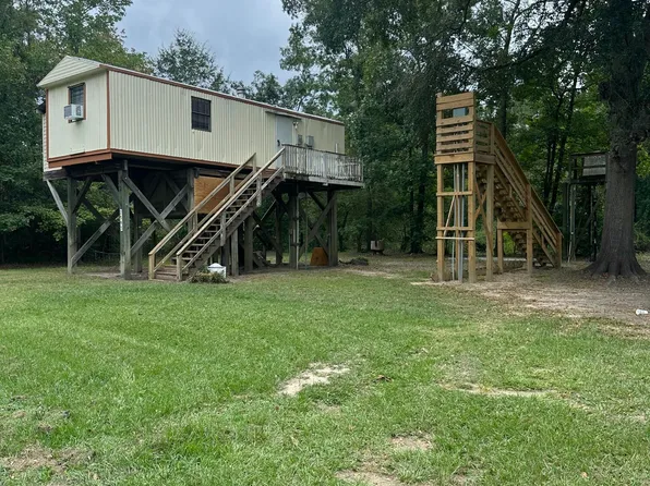 2593 Croomsbridge Road, Burgaw, NC 28425