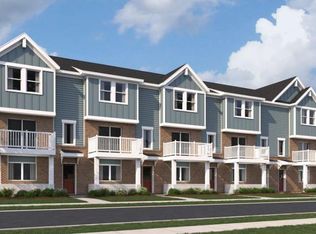 828 Huntley Ln, Troy, MI 48085