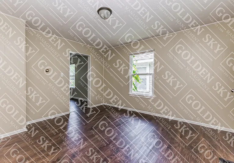 2909 S Franklin St — Photo 3