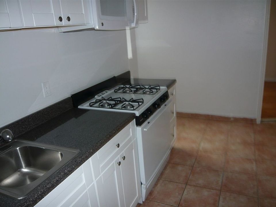 1st image of 209 W 108th St APT 3