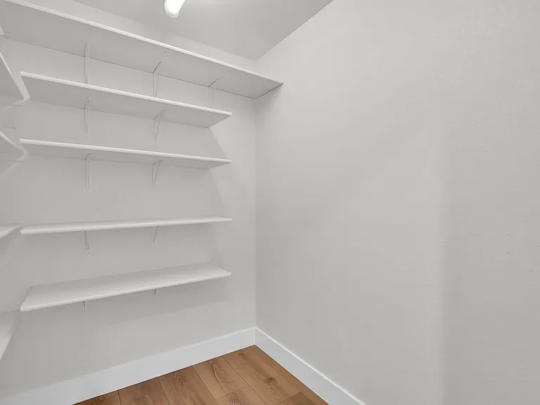 5650 Edgeview Dr — Photo 31