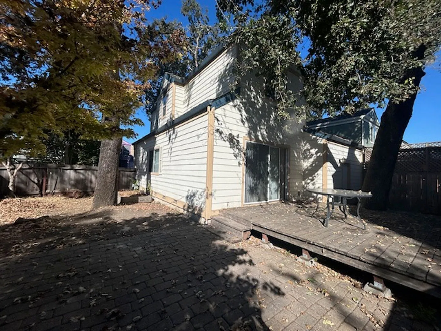 2-bedroom, 1.5-bathroom, two-story home in Santa Rosa! — Photo 4