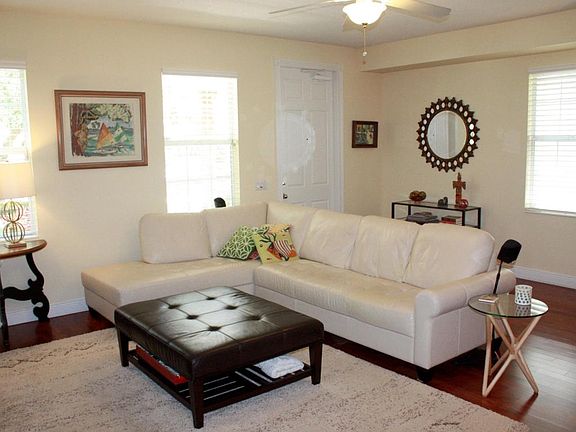 Entry to Living Area