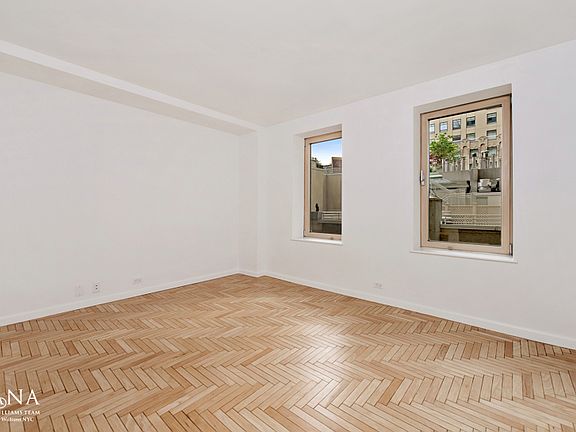 4th image of 106 Central Park S APT 17B