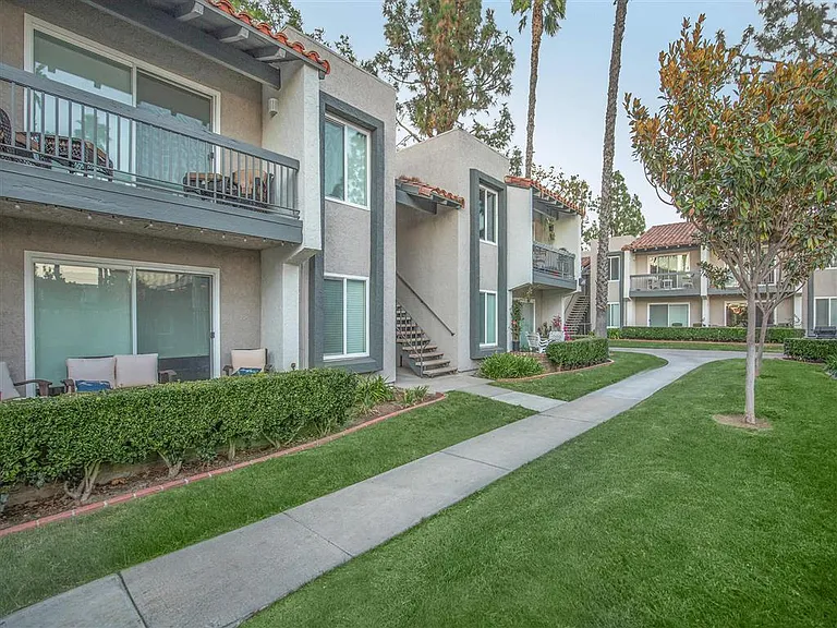 La Veta Grand Apartments — Photo 3