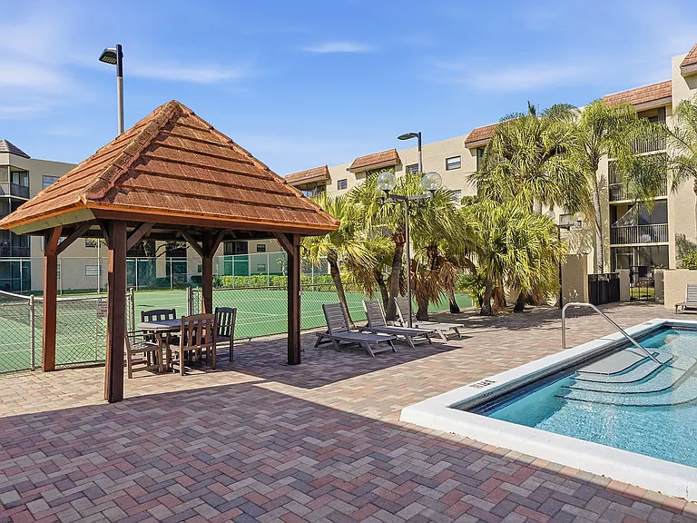 10401 W Broward Blvd #401 — Photo 36