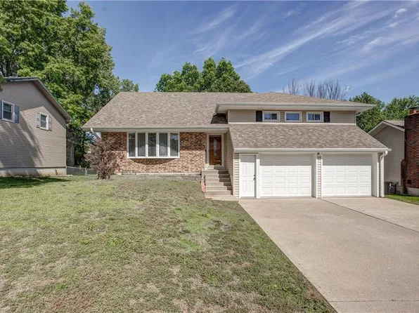 1215 Patterson St, Leavenworth, KS 66048