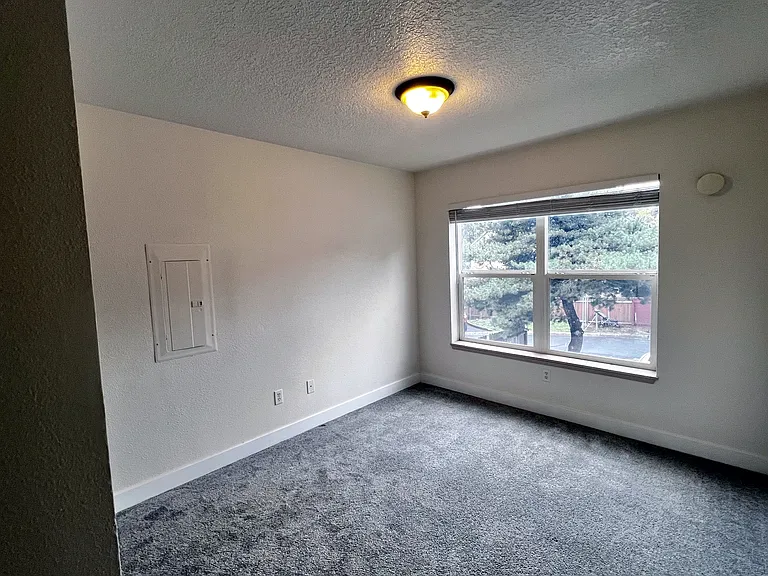 940 NW 7th Ave #10 — Photo 27