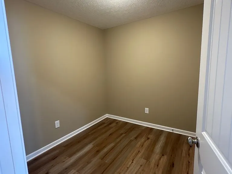 517 Weaver St #1 — Photo 13