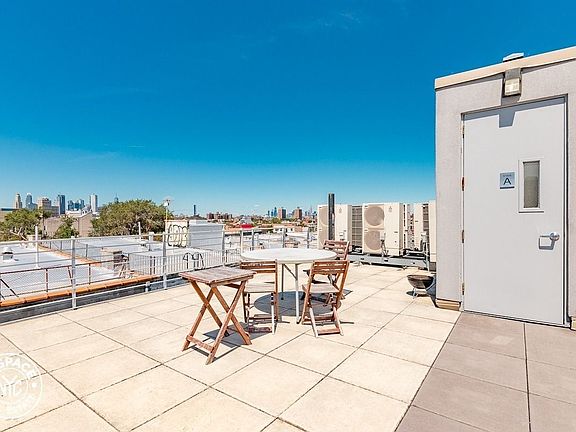 3rd image of 871 Bergen St #2H