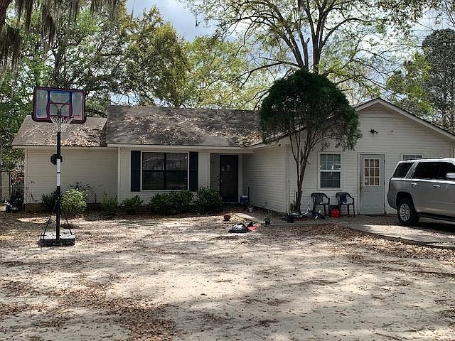 1st image of 923 Lakeside Dr