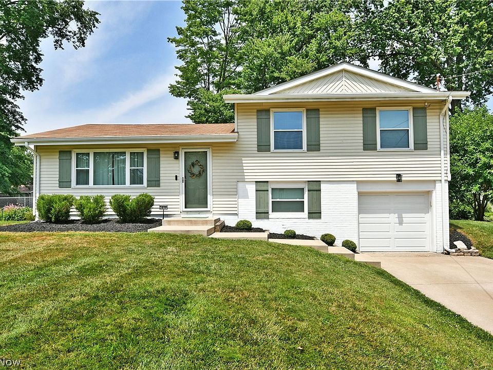 1st image of 3819 Adrian Dr SE