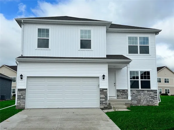 2670 SE Fox Valley Dr, West Des Moines, IA 50265