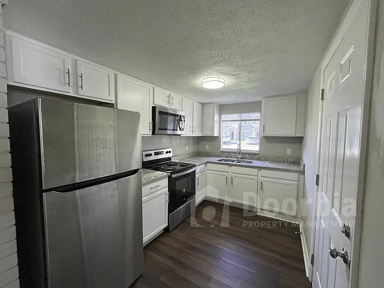 6339 Kimberly Ln — Photo 1