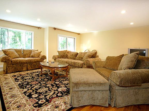 5th image of 38 Park St #St11-f