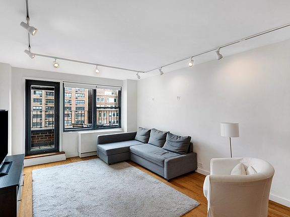 5th image of 301 E 62nd St APT 14K