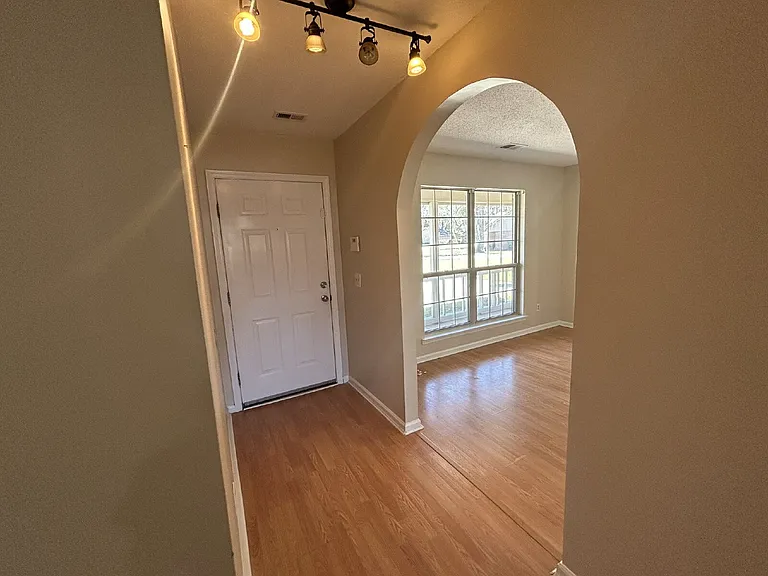 1559 Hedrick Ct — Photo 3