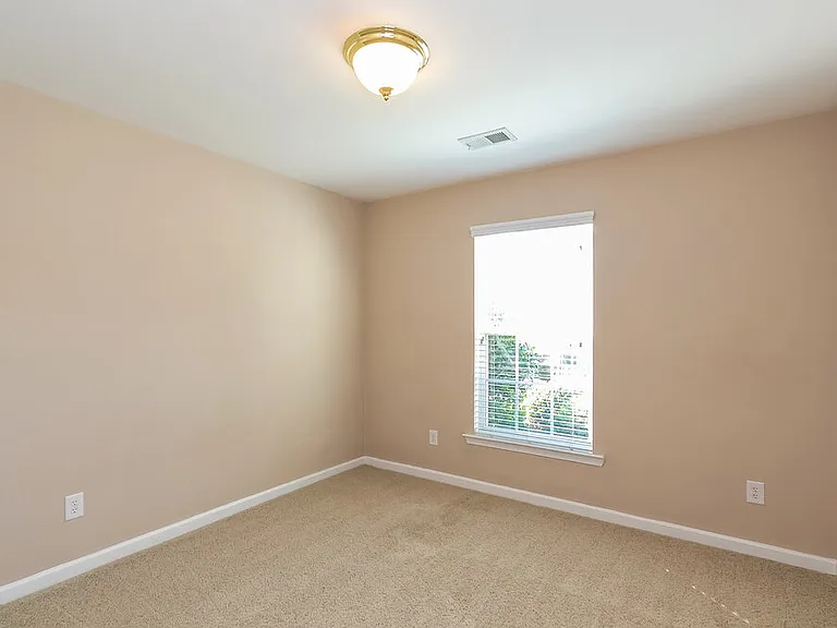353 Hunterian Pl — Photo 12