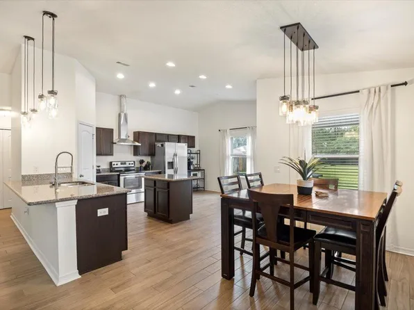 8174 Tavira St, Navarre, FL 32566