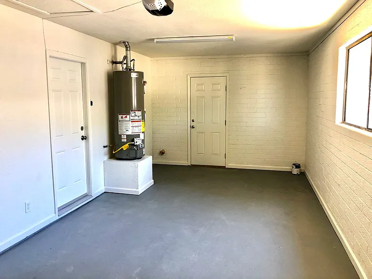 2715 Lillie Ave — Photo 24