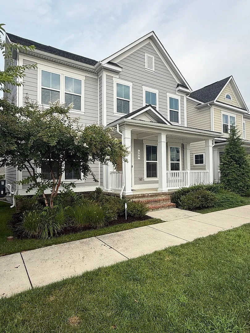 Stunning Greenleigh Home with 4 Bedrooms, 4.5 Baths & Designer Kitchen — Photo 1