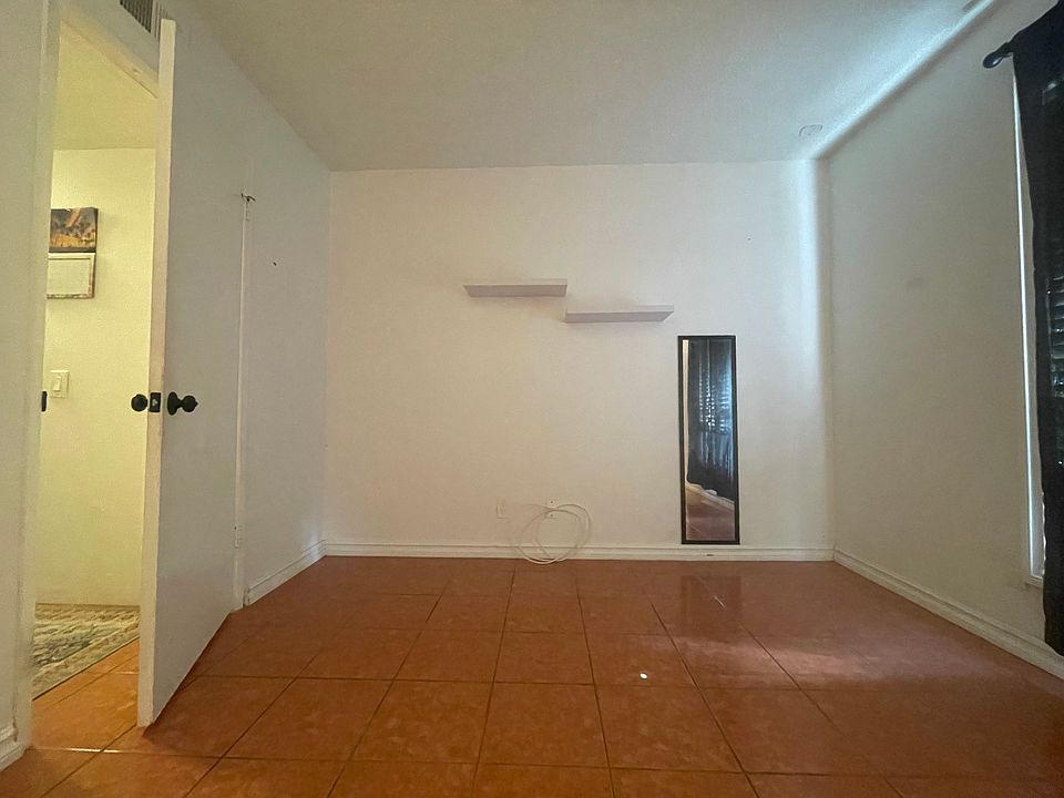 2nd image of 1300 Saratoga Ave