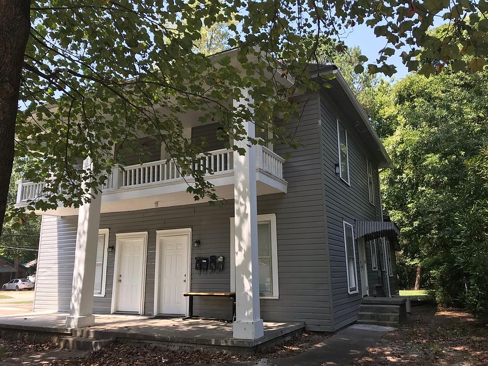 2nd image of 1622 Bruce St #1