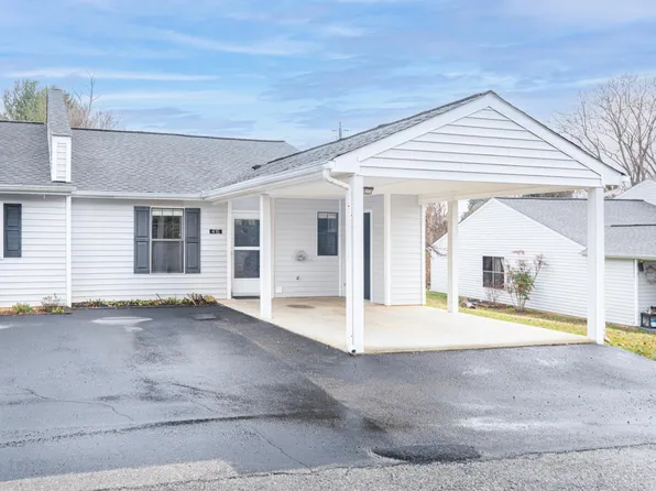 416 Tinkerview Dr, Cloverdale, VA 24077