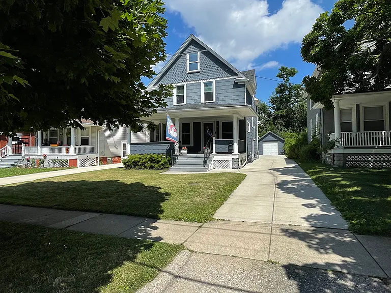 1523 Coutant Ave — Photo 1