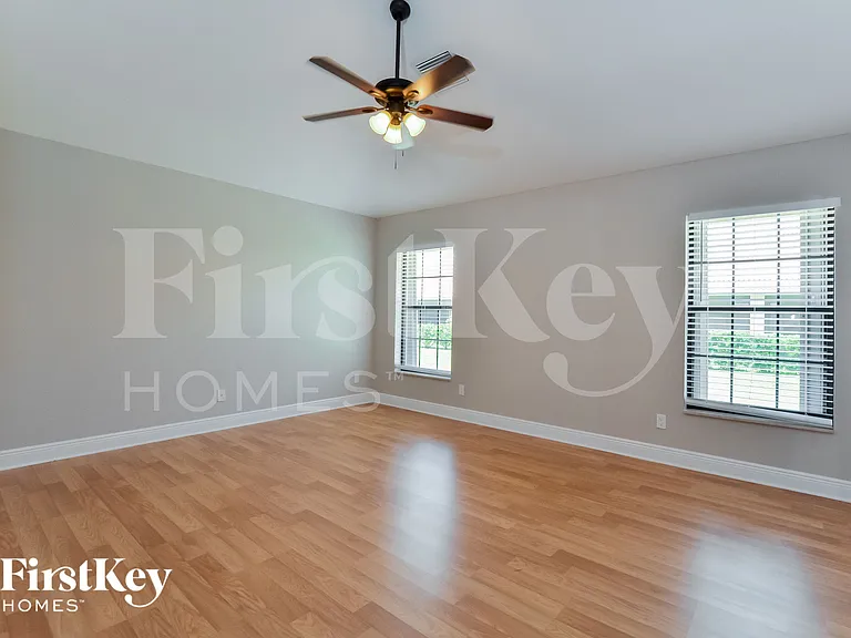 1655 James Cir — Photo 10