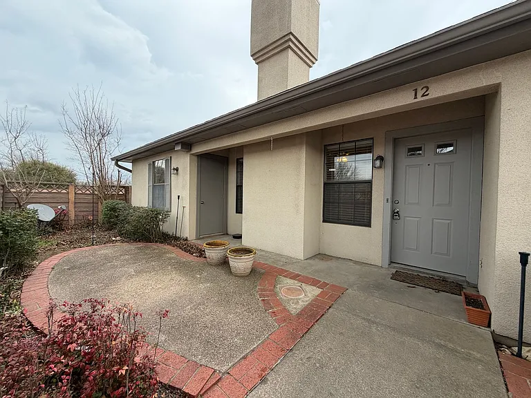 206 S Nolan River Rd #12 — Photo 16
